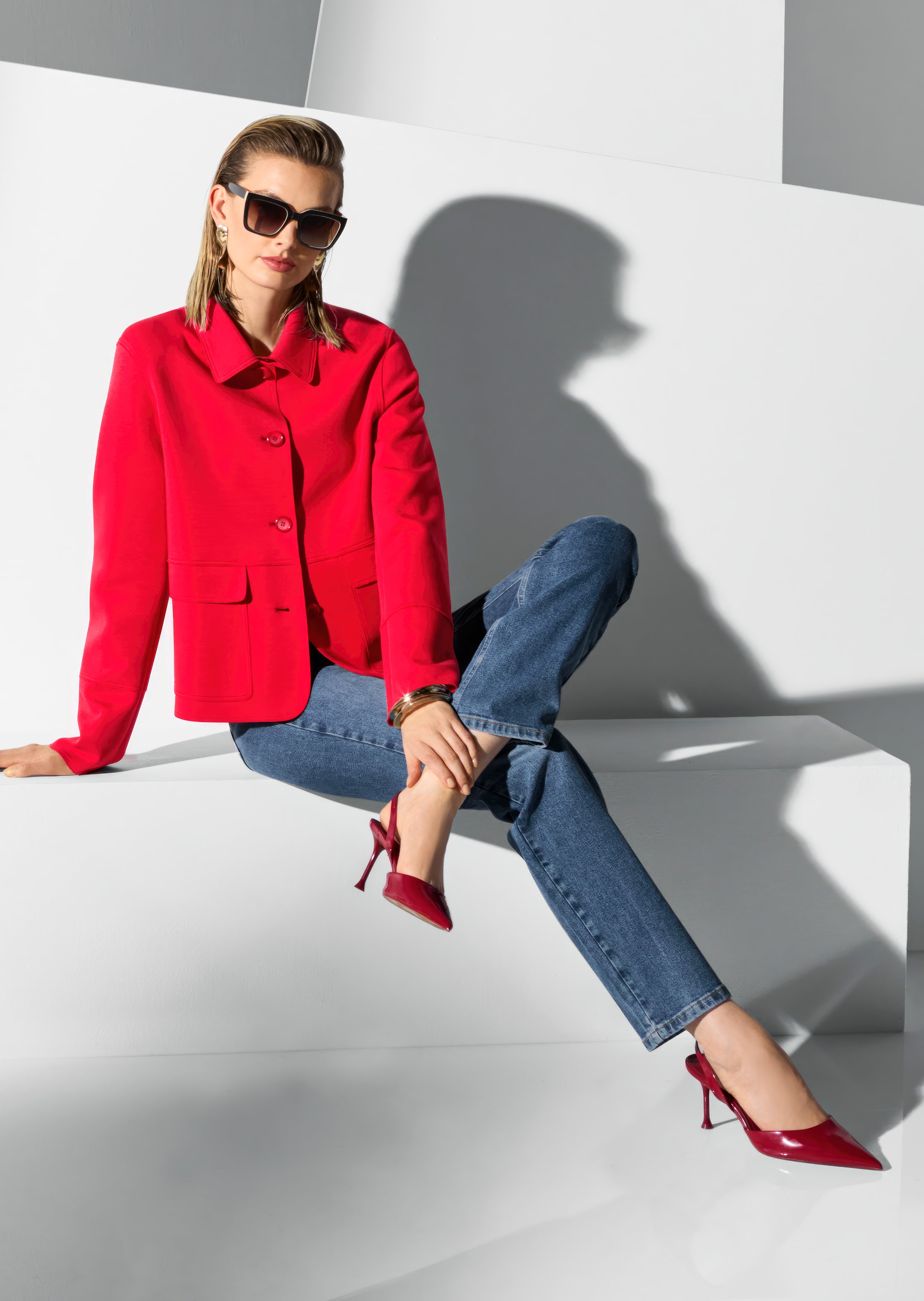Cropped boxy blazer
