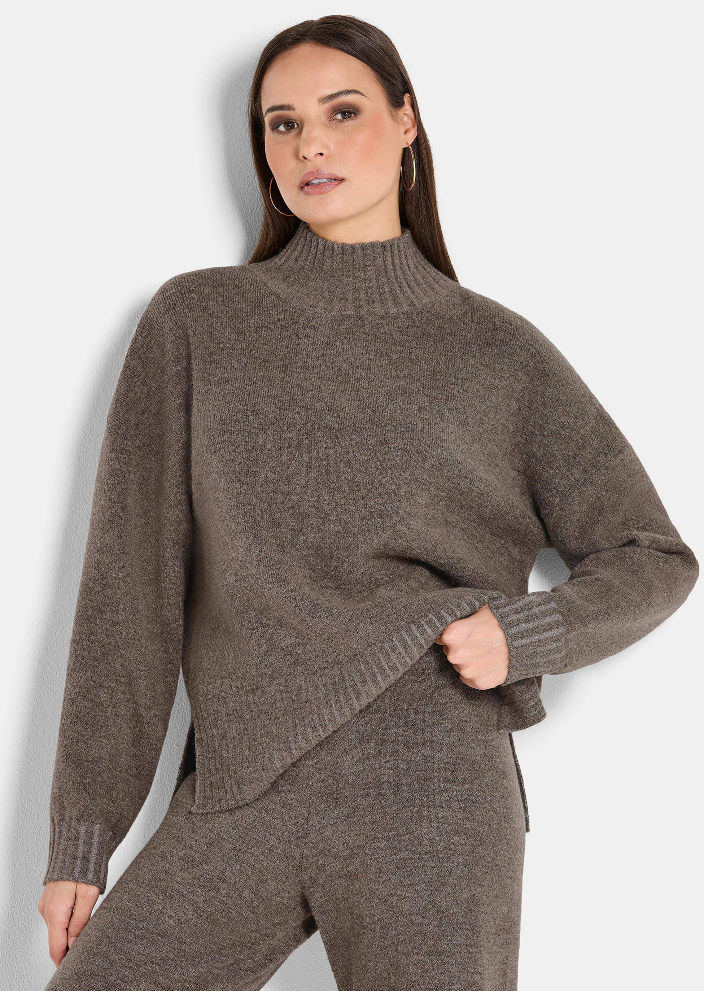 Pull doux avec fentes latérales
