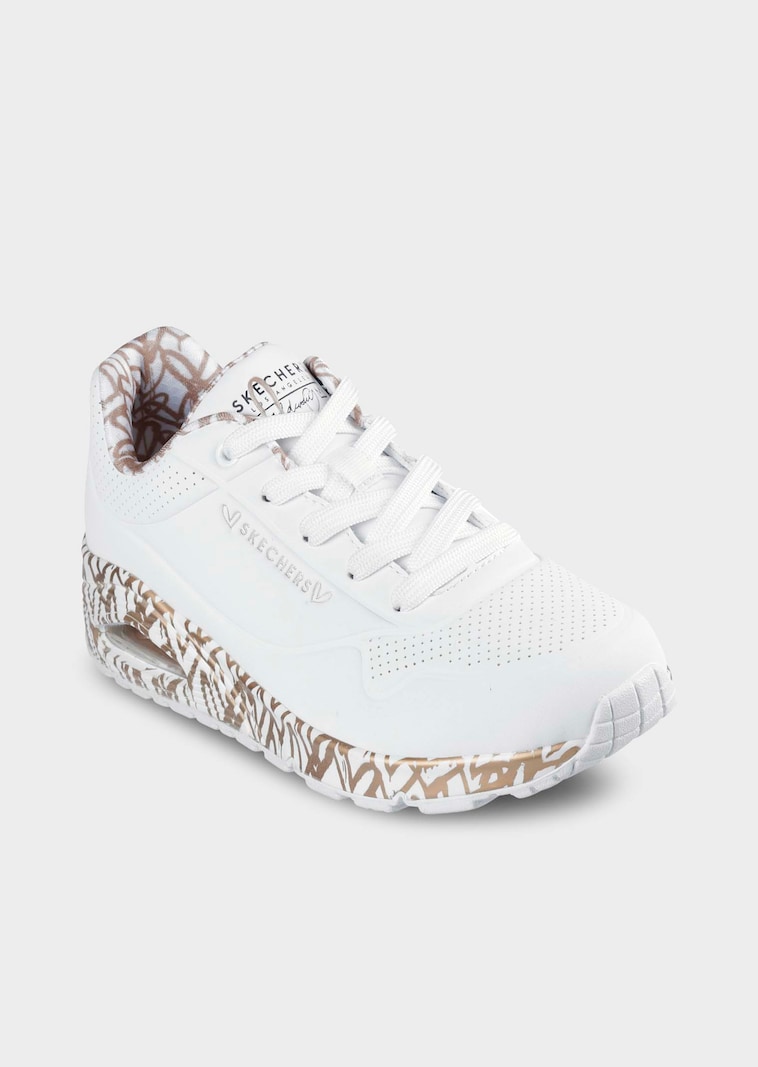 Sneaker mit Folienprint und Skech-Air Dämpfung