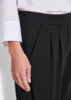Weite Schlupfhose SARA in Krepp-Qualität thumbnail 5