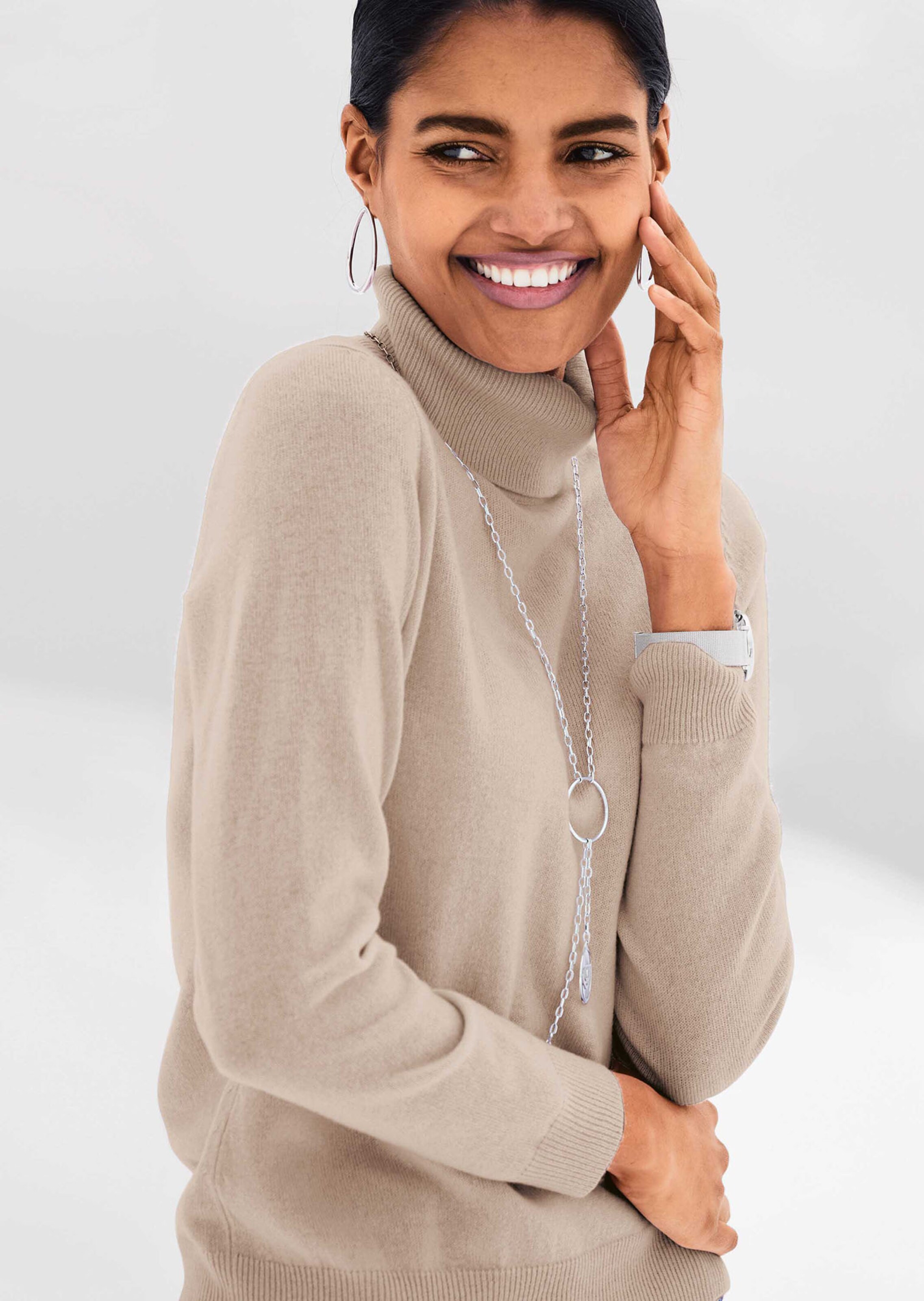 Cashmere roll neck jumper