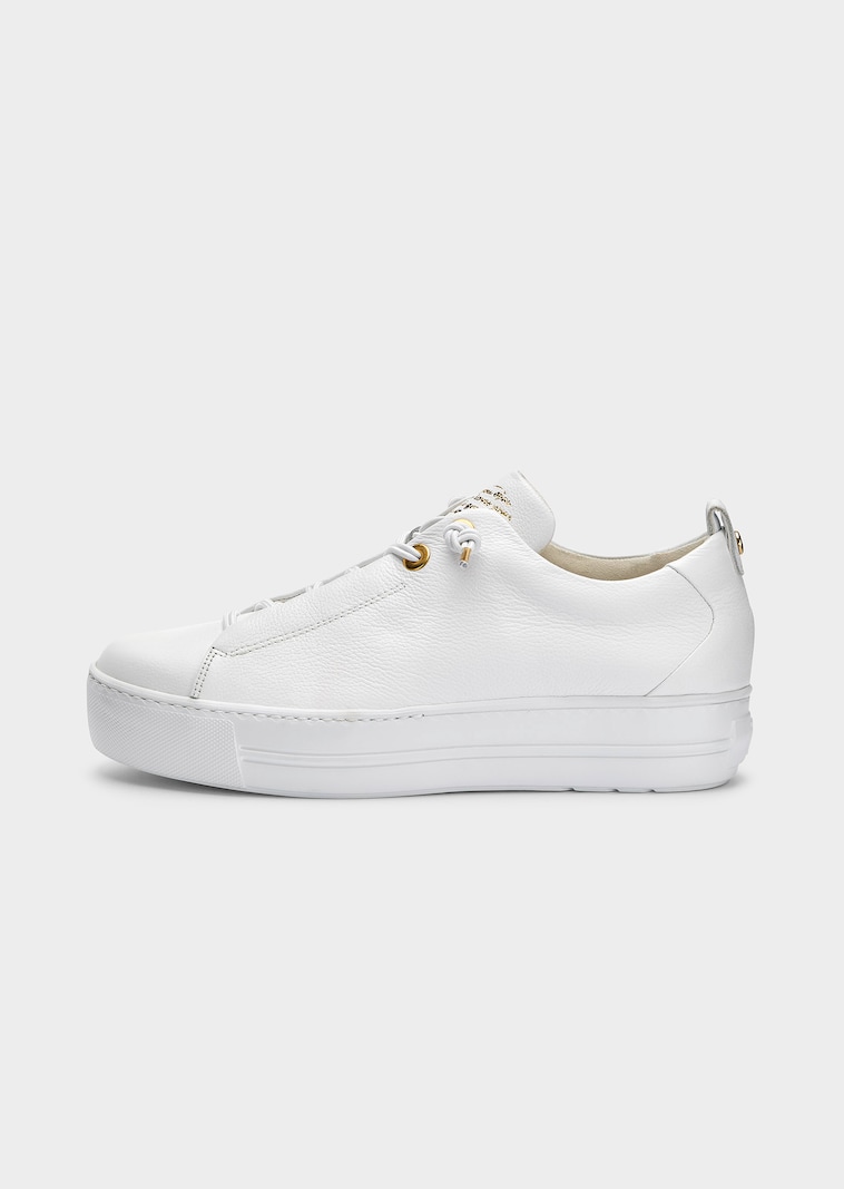 Klassischer Sneaker mit dezenten Details