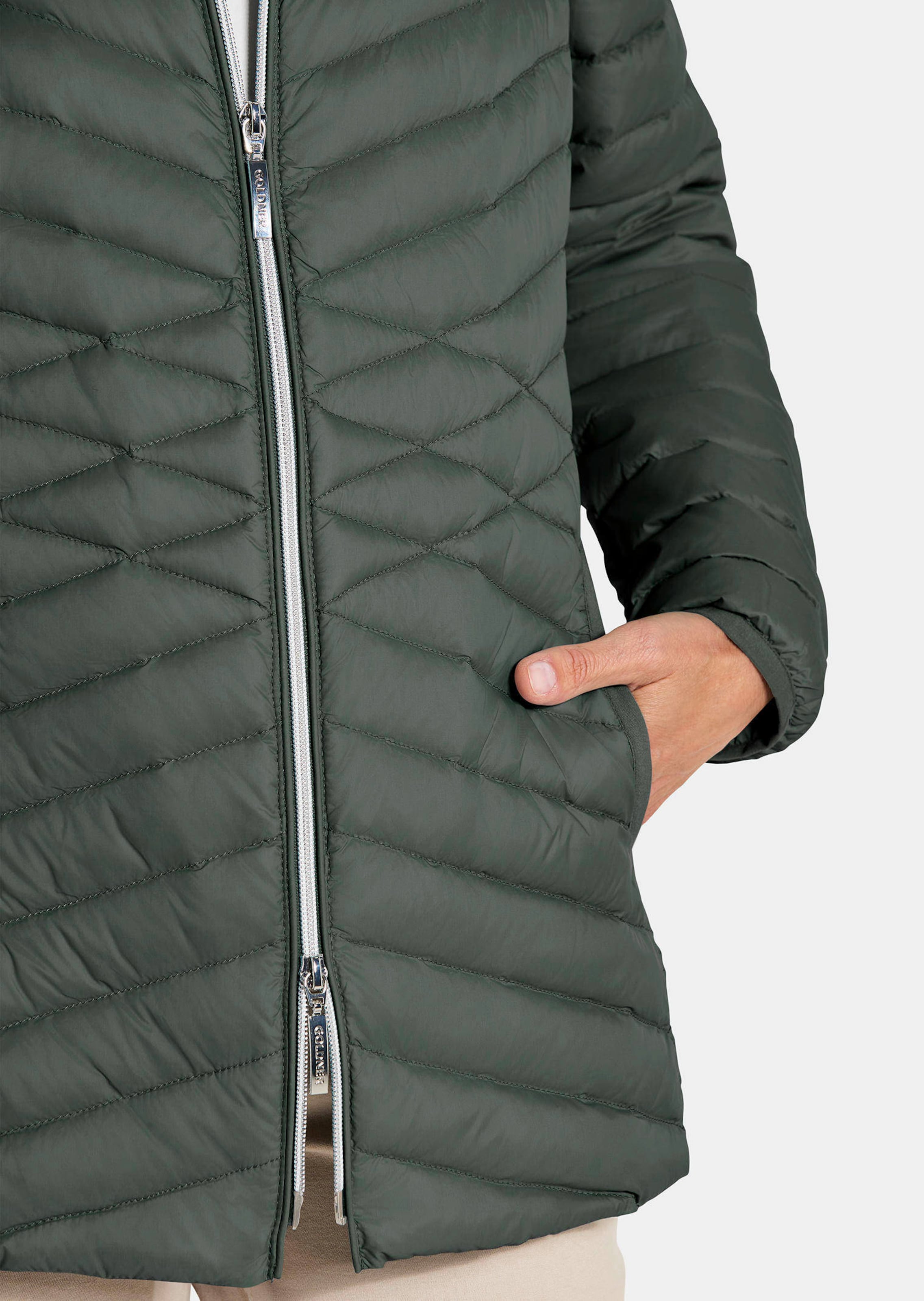 Daunenjacke mit femininer Steppung thumbnail 5
