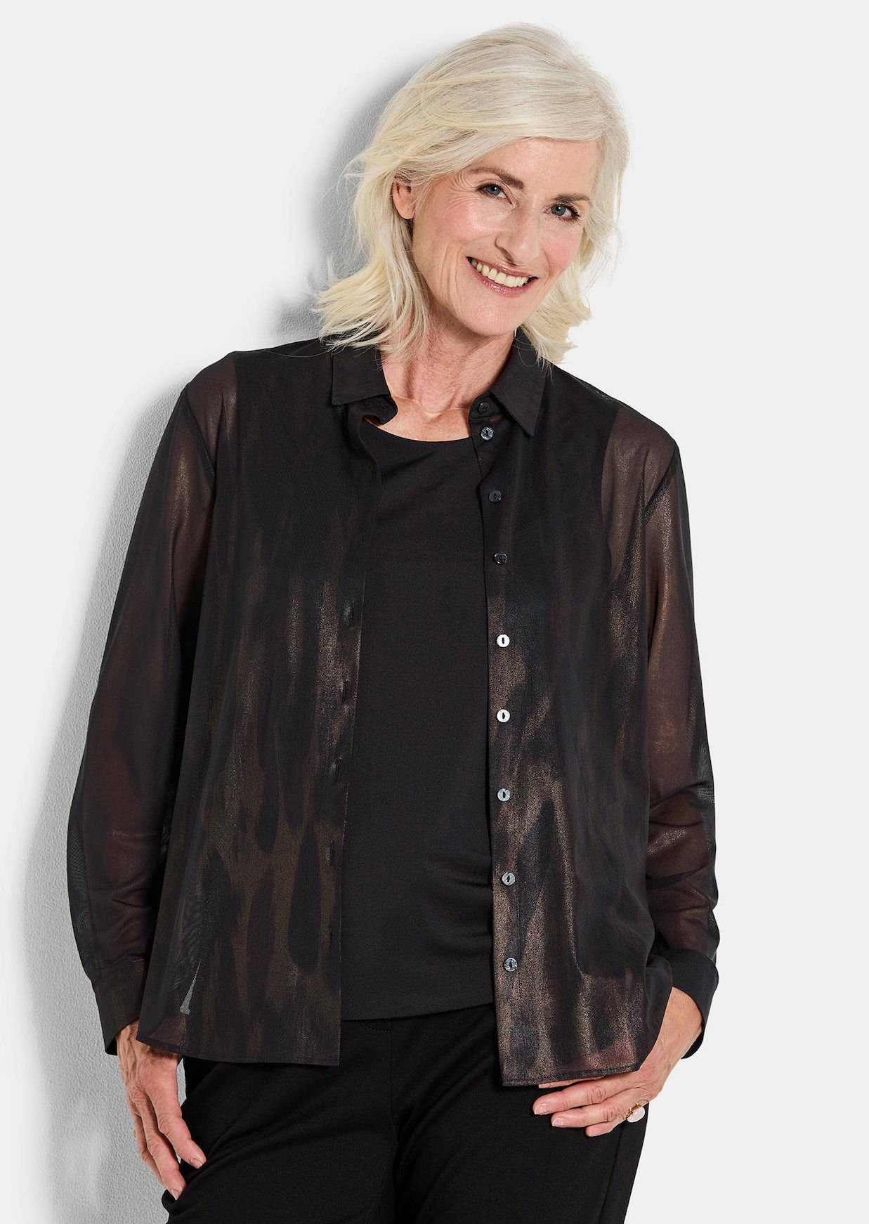 Chemisier en voile mi-transparent