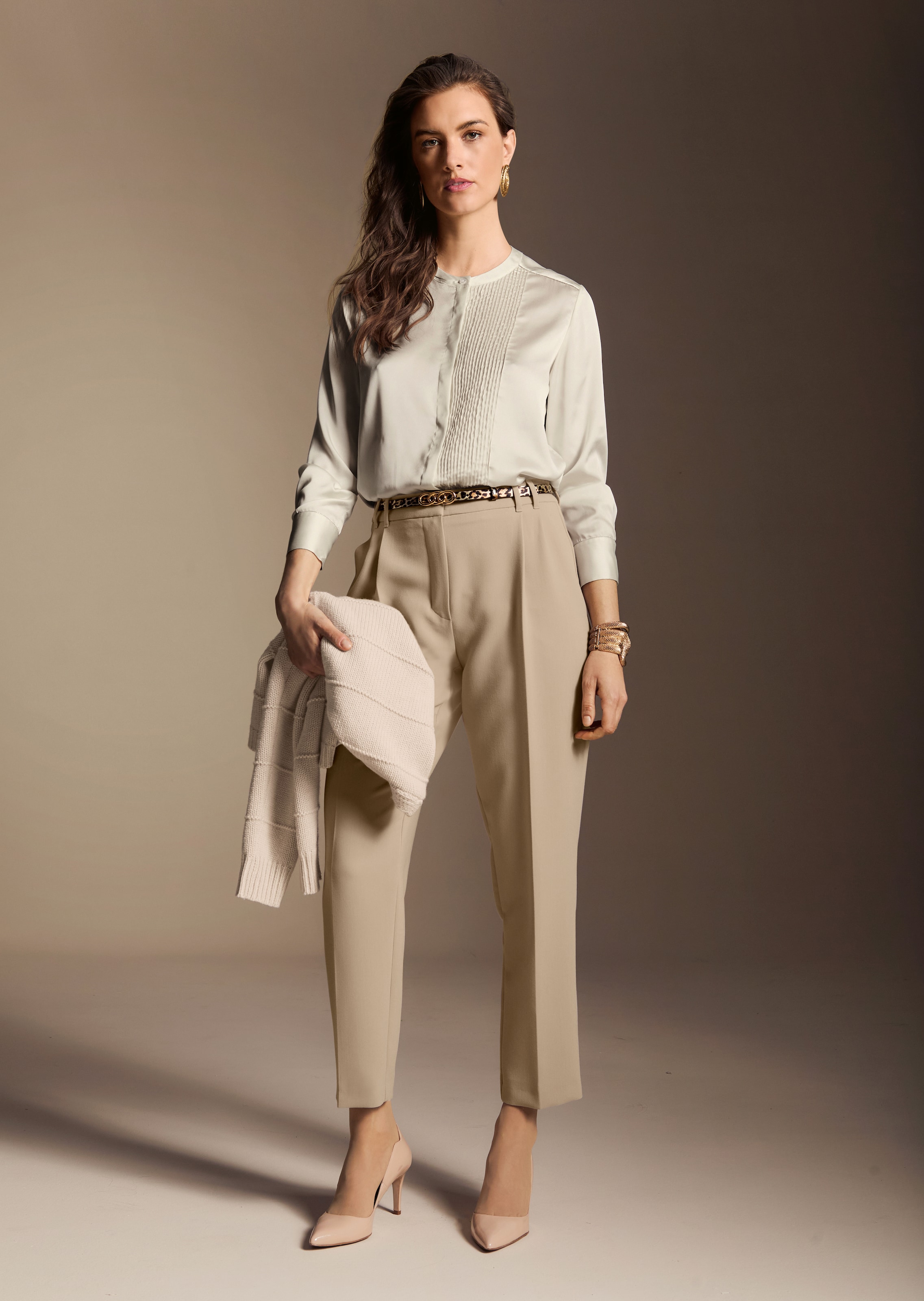 Rundhals-Bluse mit dekorativen Details
