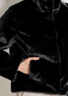 Modische Kurzjacke aus Webpelz thumbnail 6