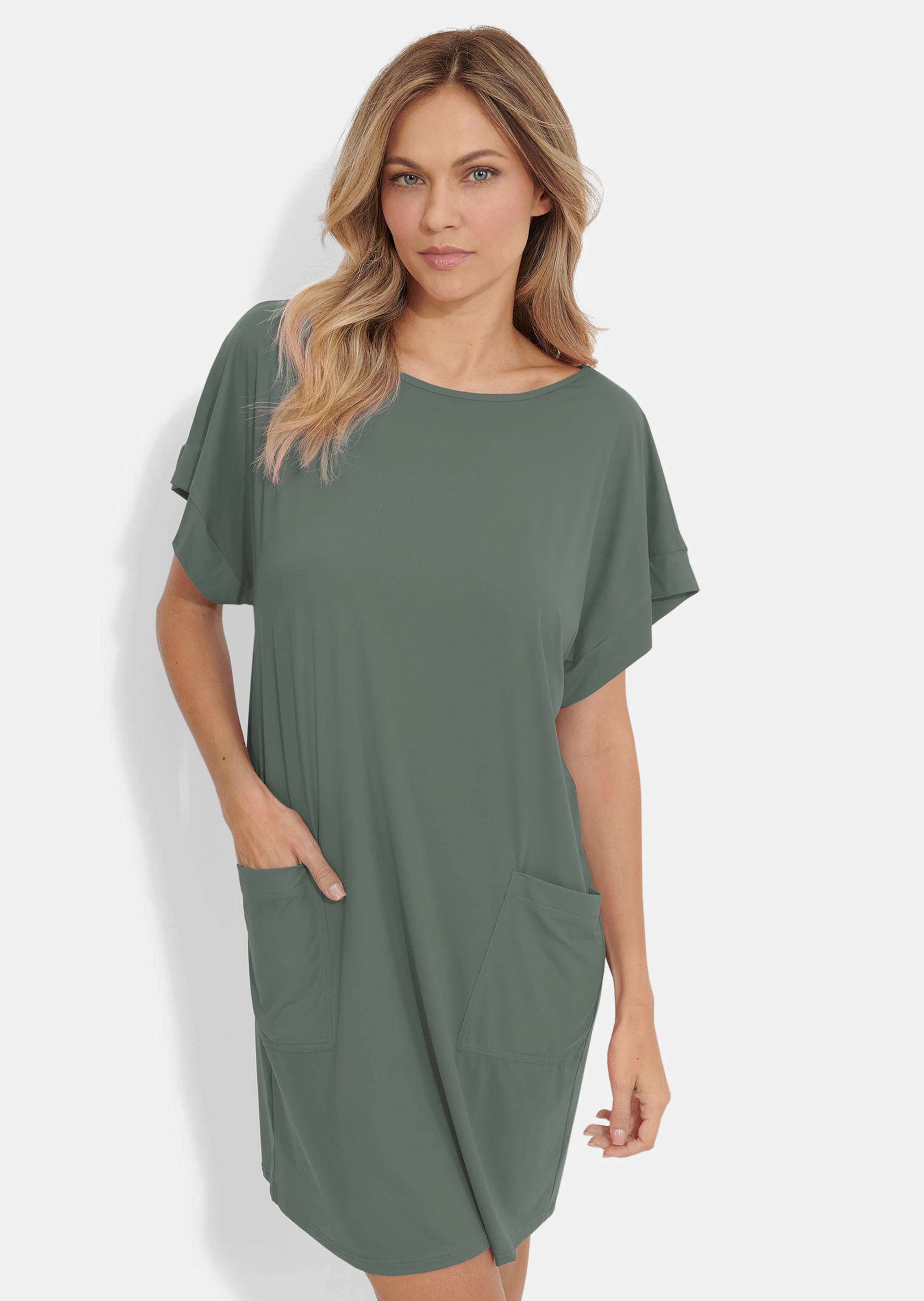 Robe de plage en matière fonctionnelle lisse