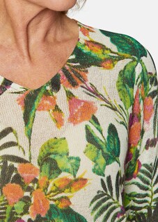 Leichter Druckpullover mit femininen Ausschnitt thumbnail 5