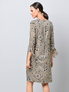 Robe thumbnail 2