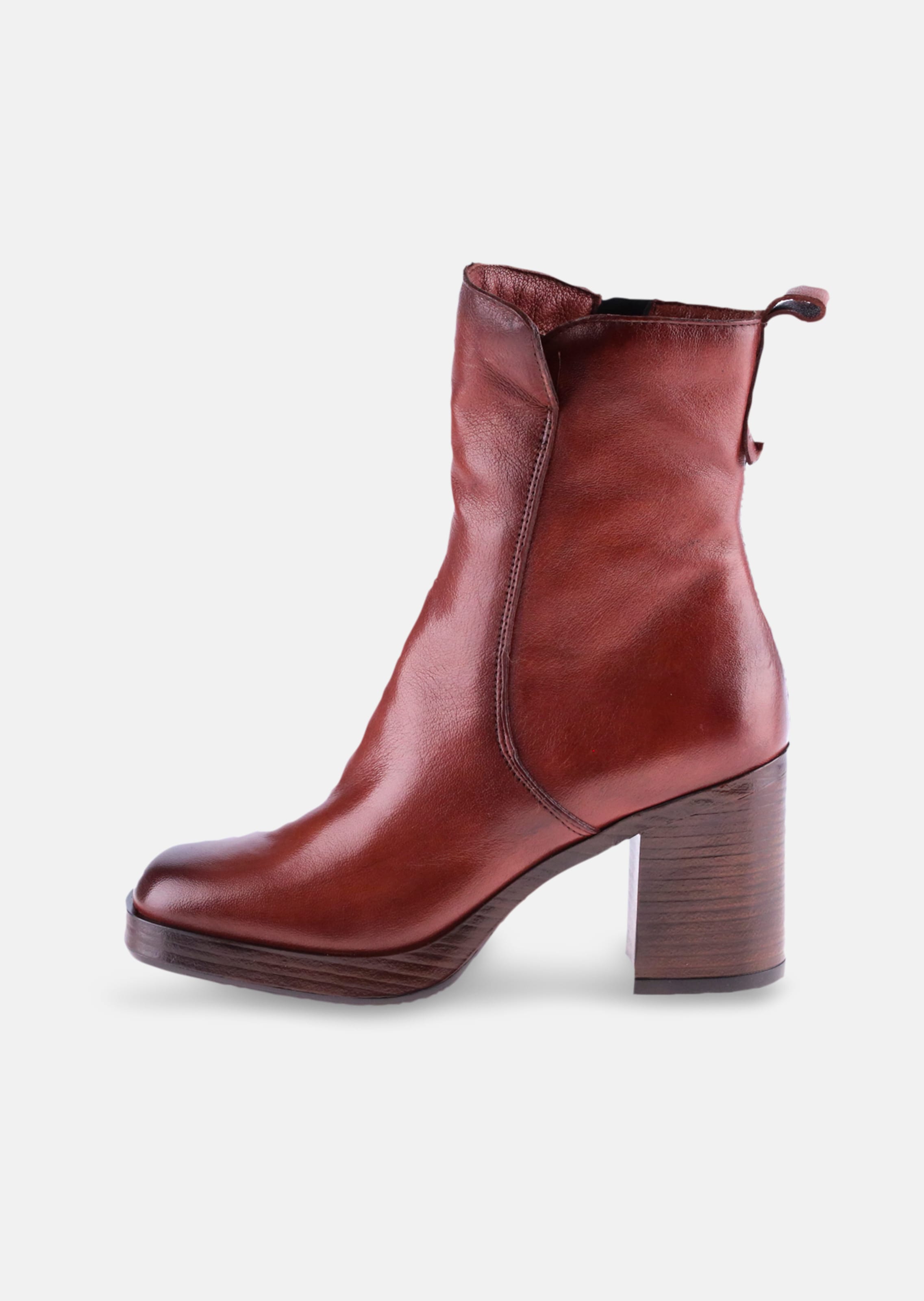 Stiefeletten mit Blockabsatz im Seventies-Style