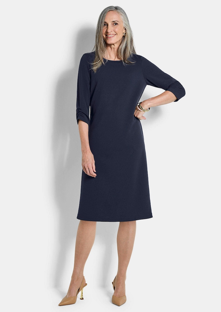 Elegantes Kleid mit gerafften Ärmeln