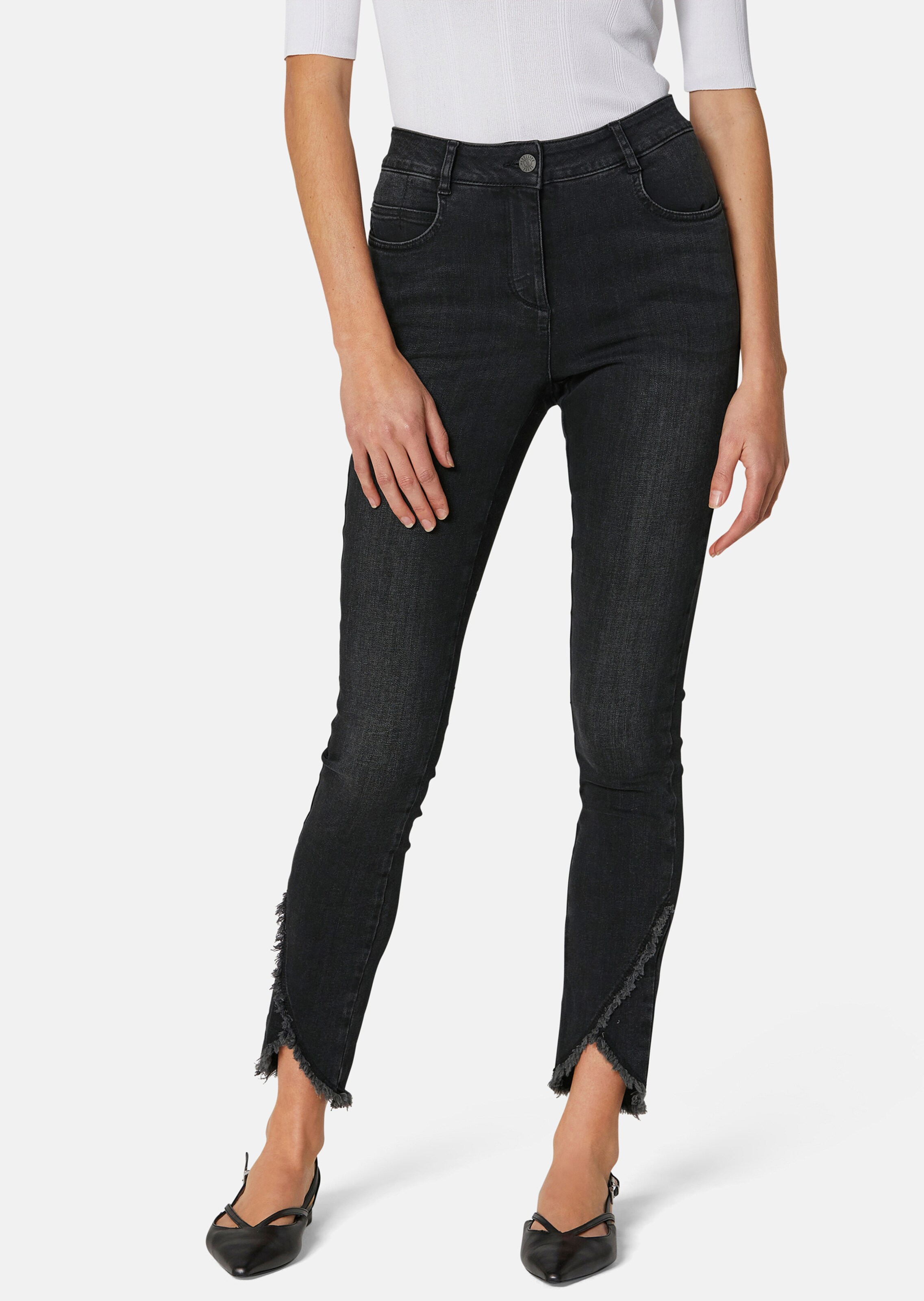 Slim-fit jeans with frayed hem thumbnail 2