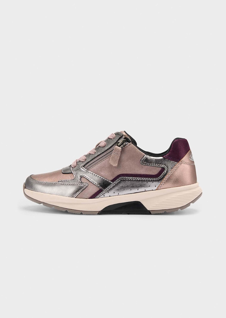 Sneaker mit Mesh-Futter