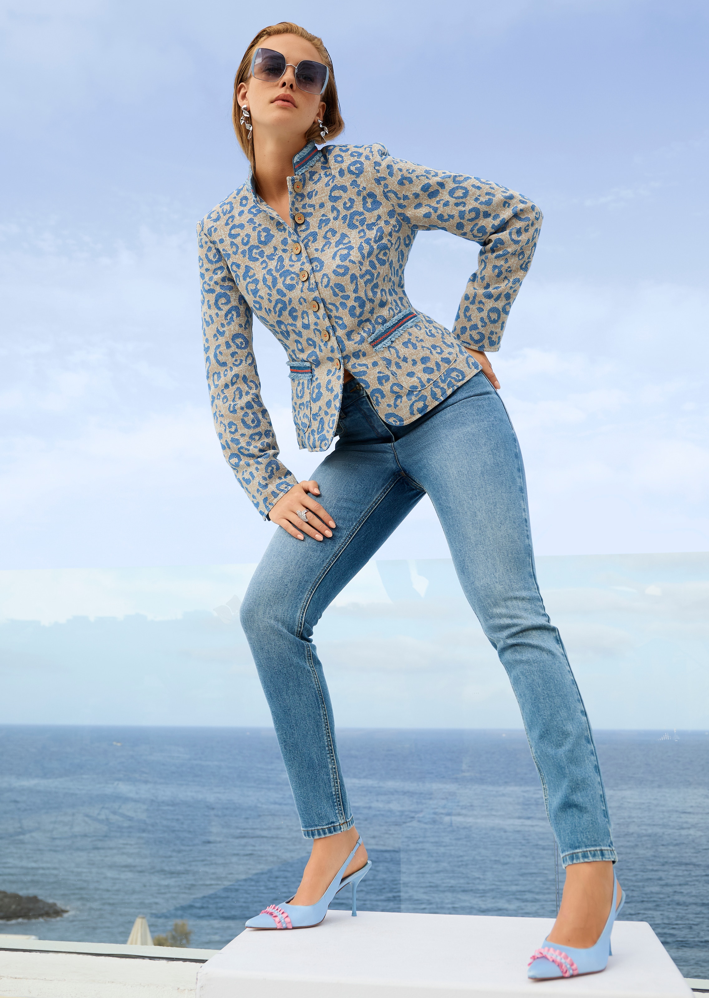 Leopard jacquard blazer with stand collar