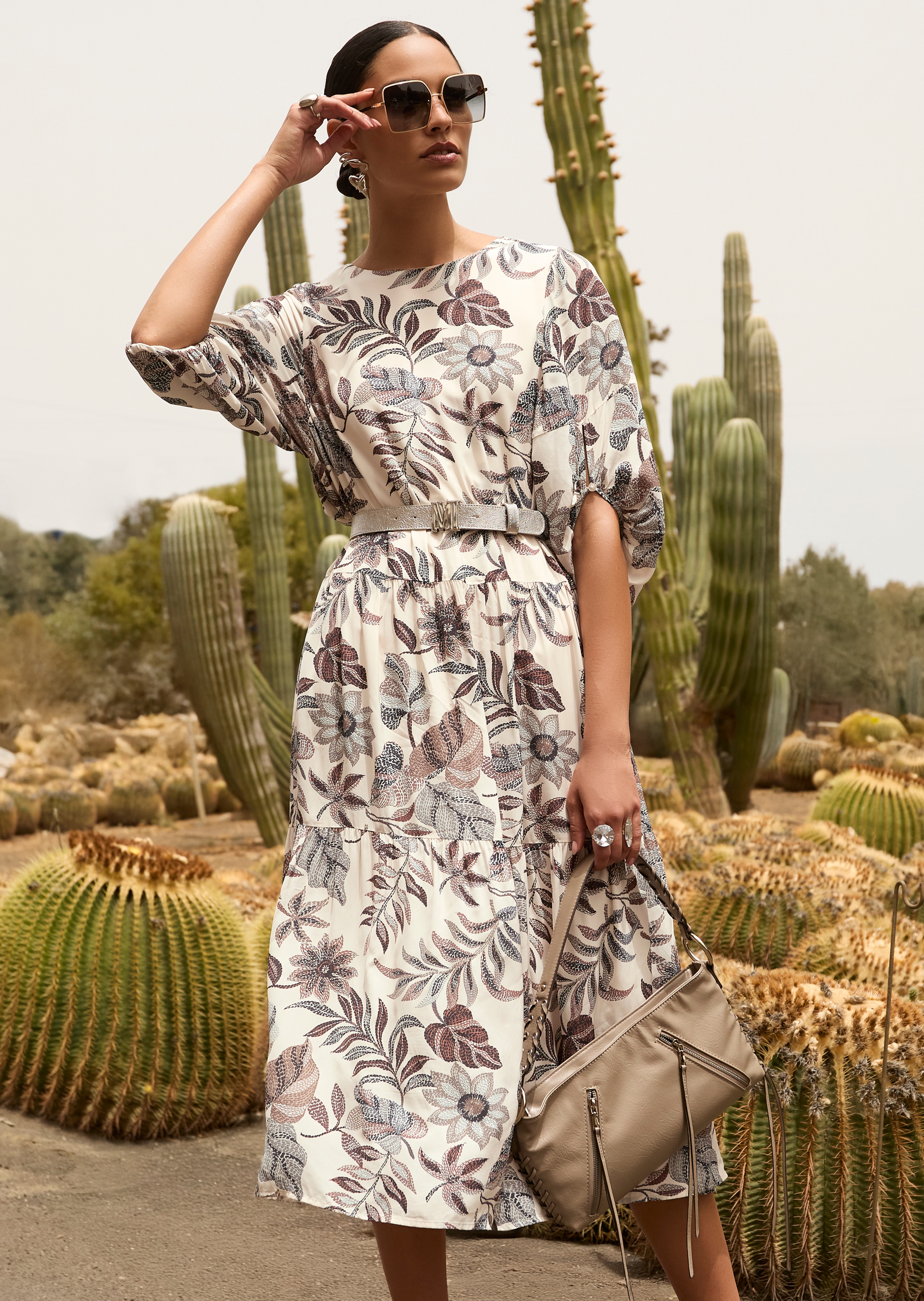 Midi-Kleid mit Puffärmeln