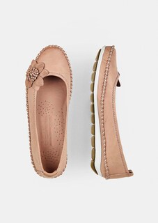 Ballerina aus Leder mit Blumenornament thumbnail 2
