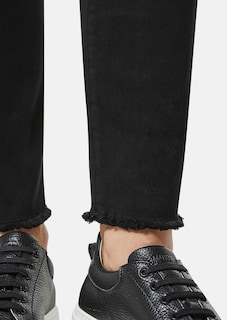 Jeans mit feinem Fransensaum thumbnail 6