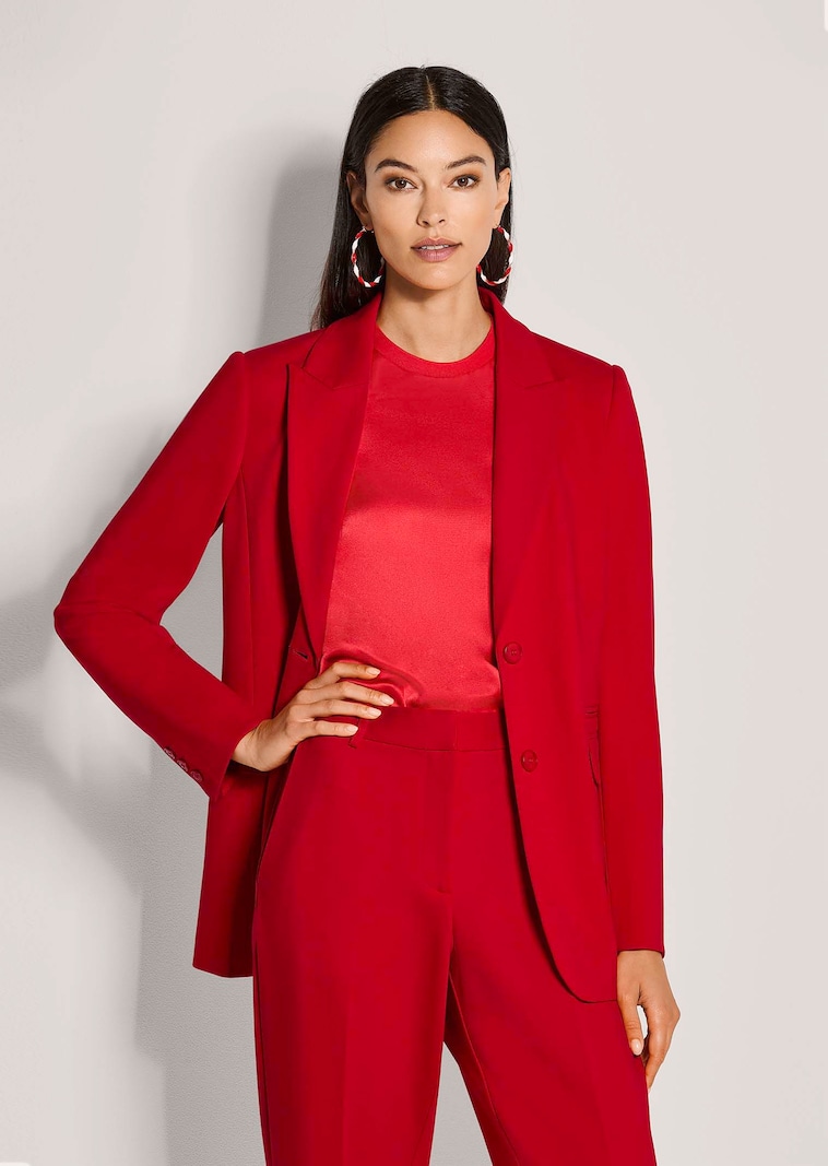 Blazer with lapel collar in a lightweight, elongated shape