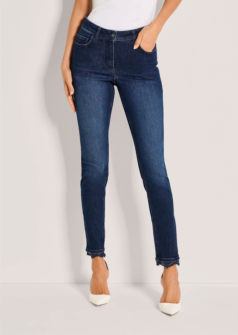 Slim-Cut-Jeans mit Spitzen-Akzenten