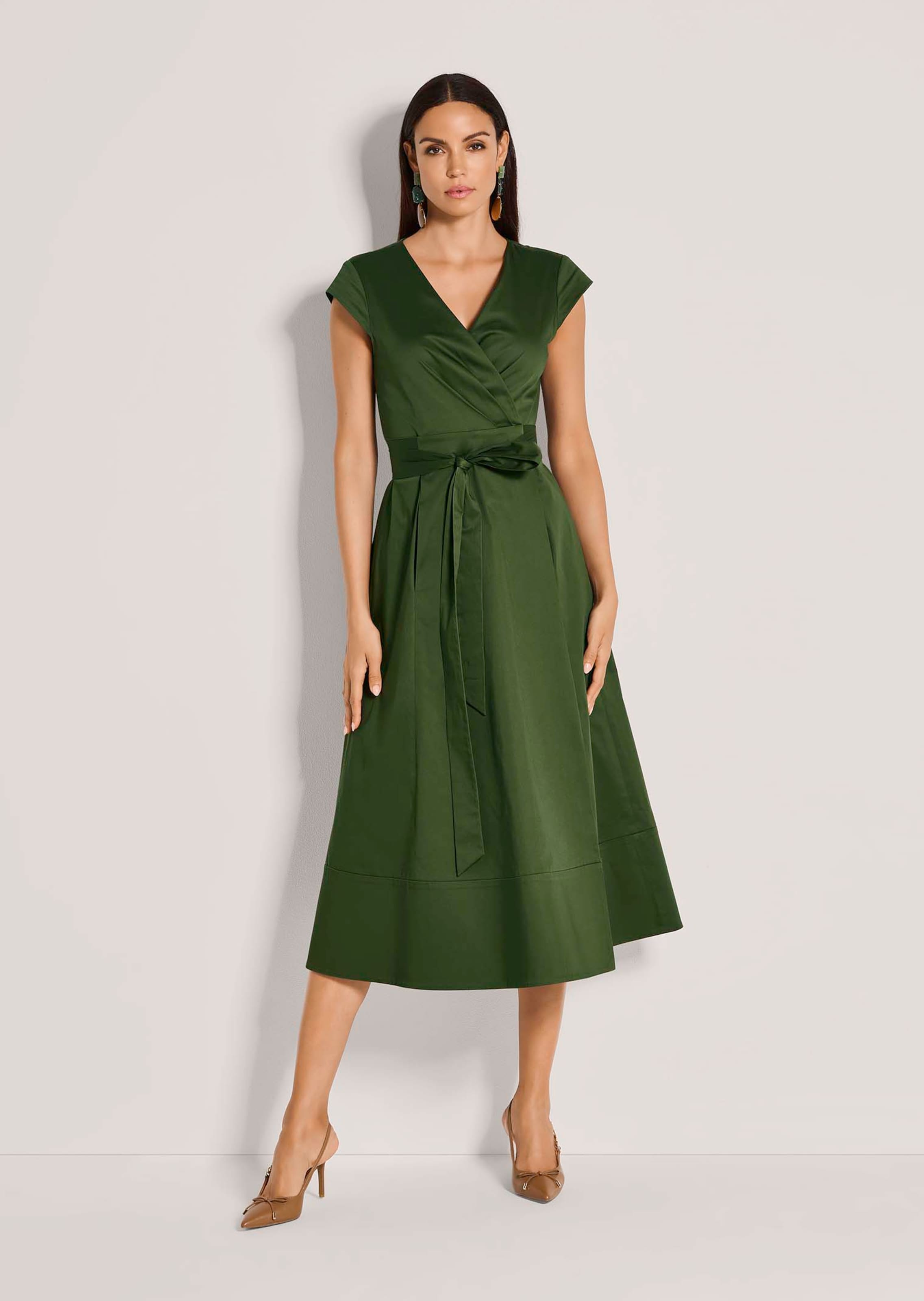 Wickelkleid mit Kappärmeln