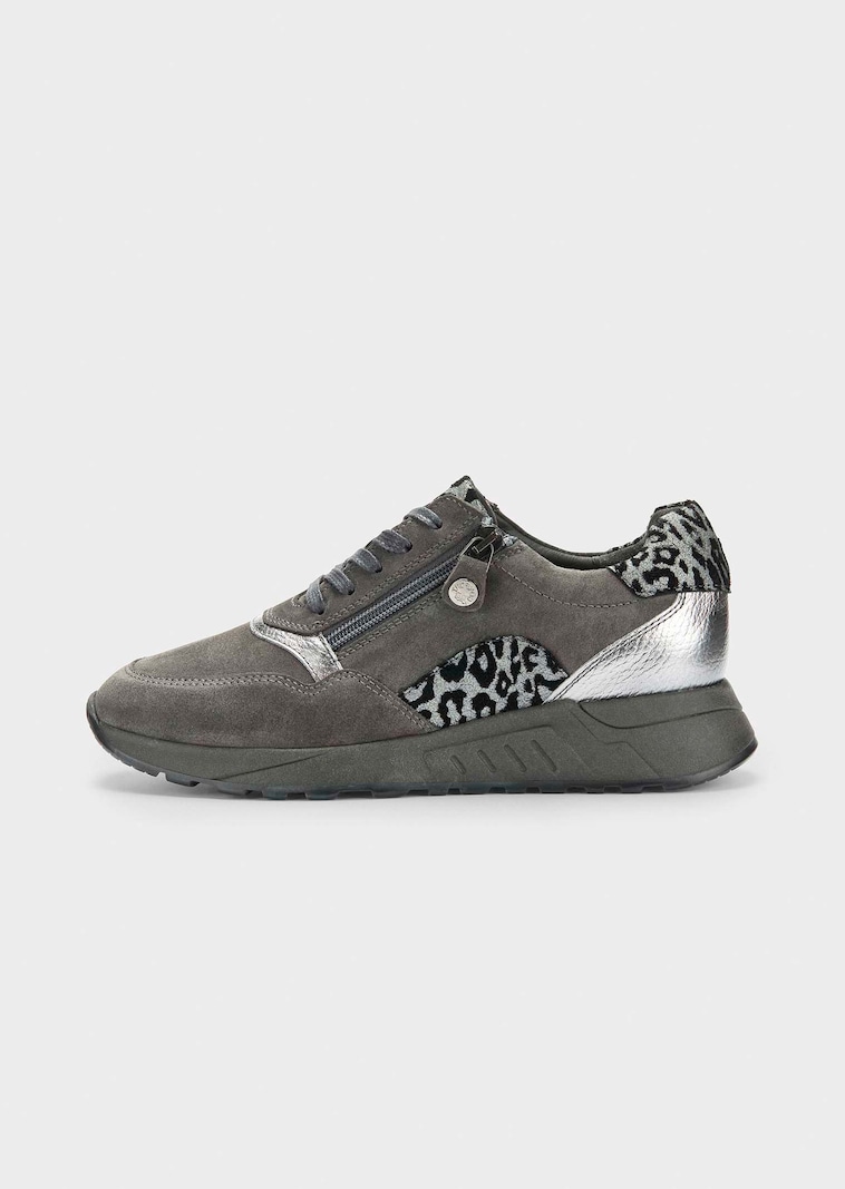 Sneaker aus Wildleder
