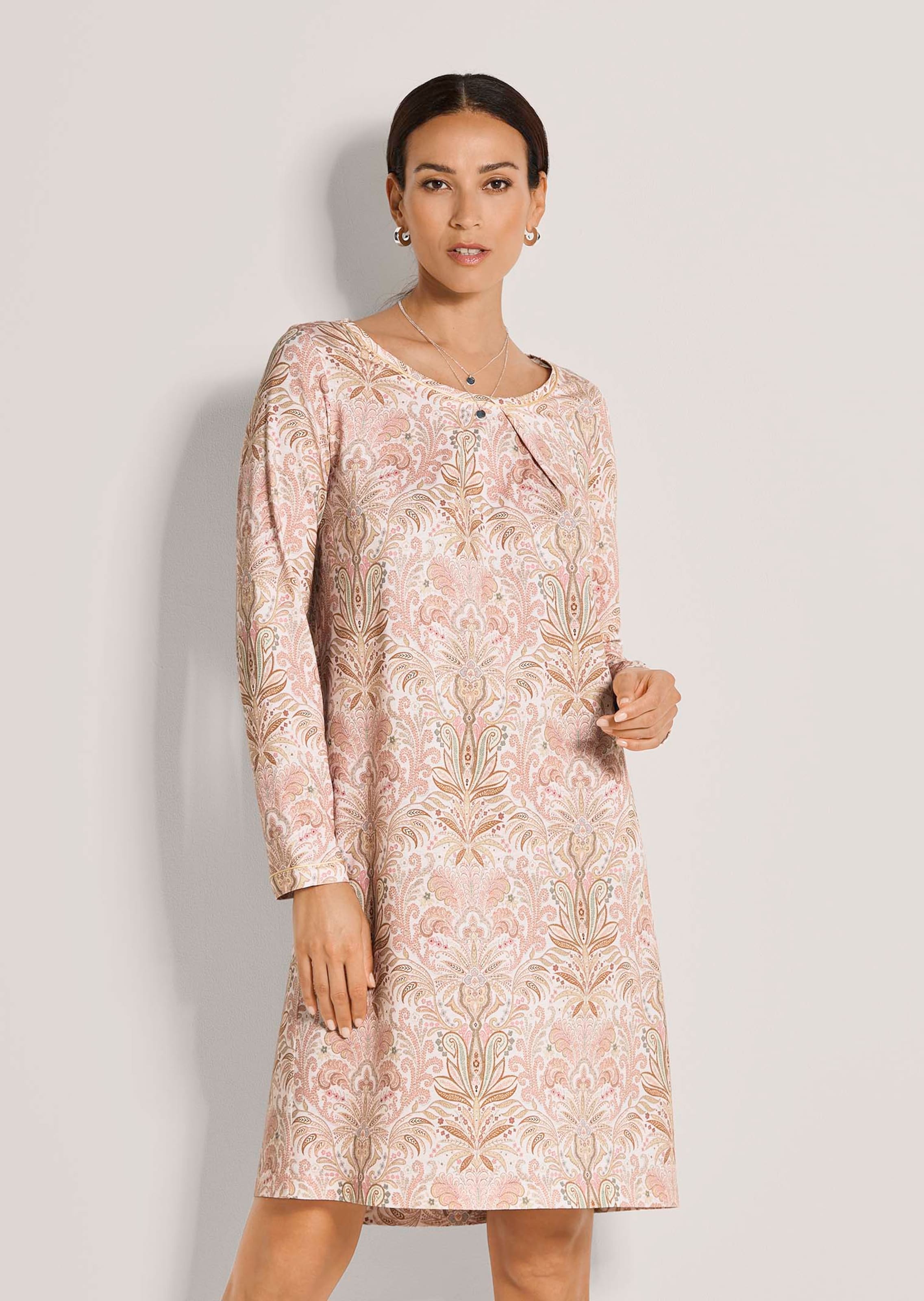 Paisley-patterned nightdress