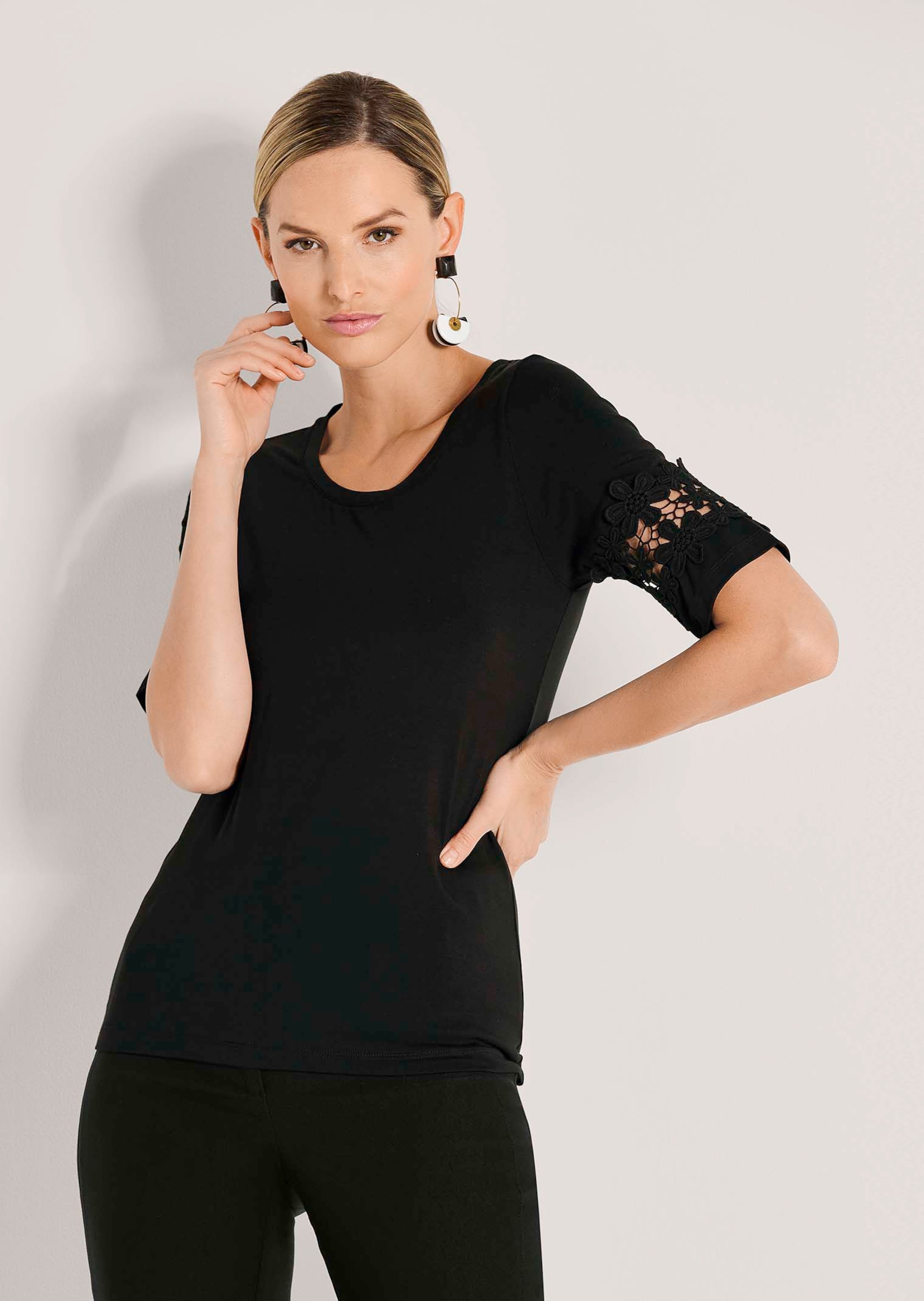 Shirt mit Halbarm und Spitzendetail