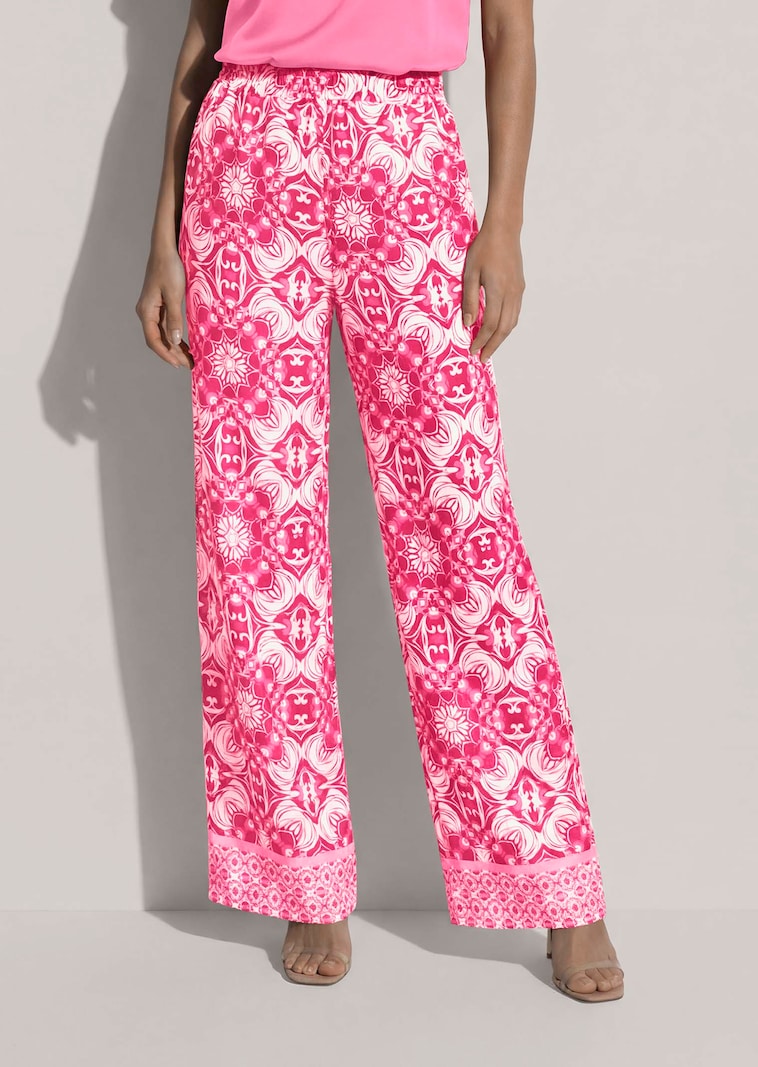Weite Sommerhose mit Unikat-Print
