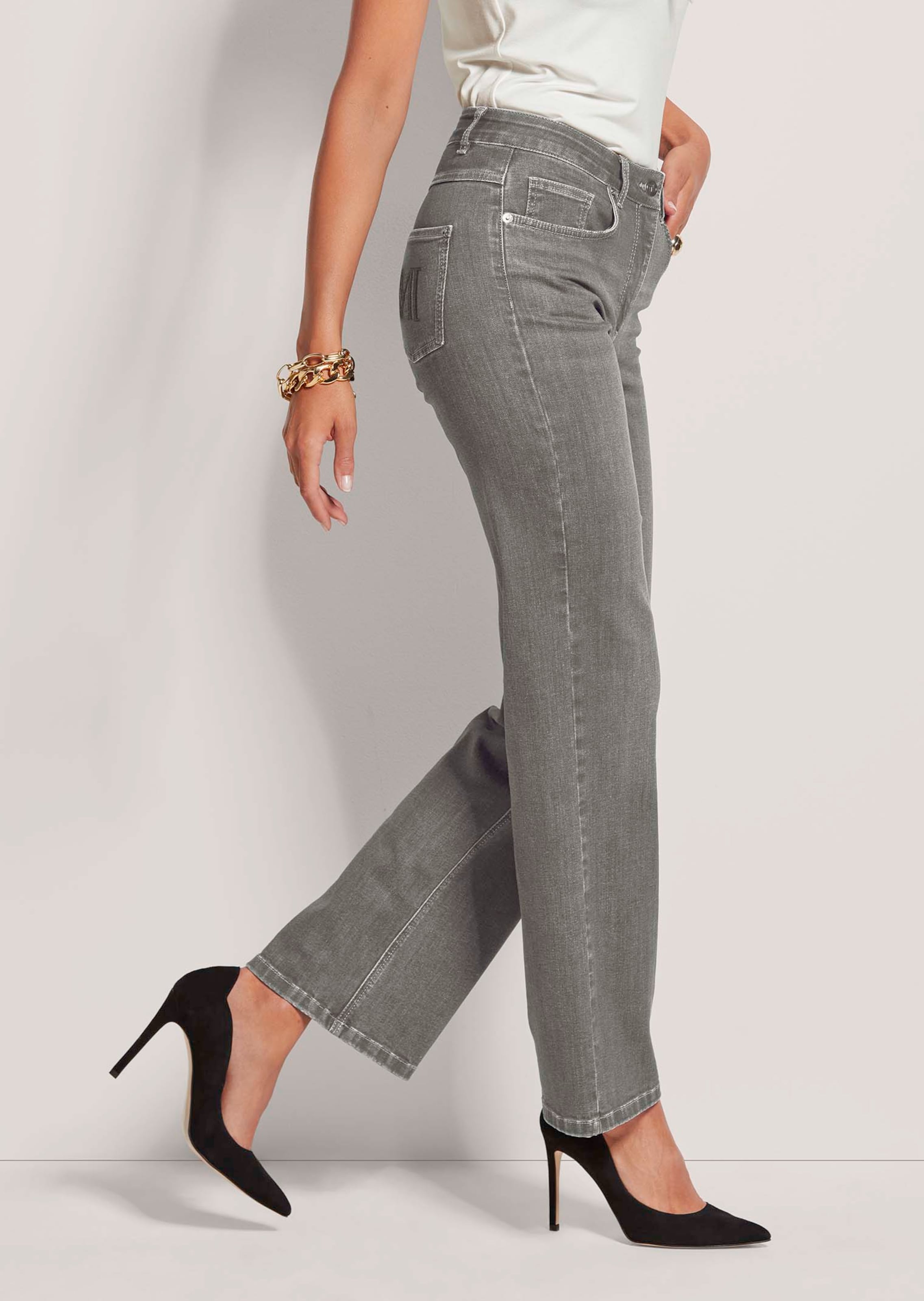 M-Jeans in gerader Form mit Logo-Stickerei thumbnail 5