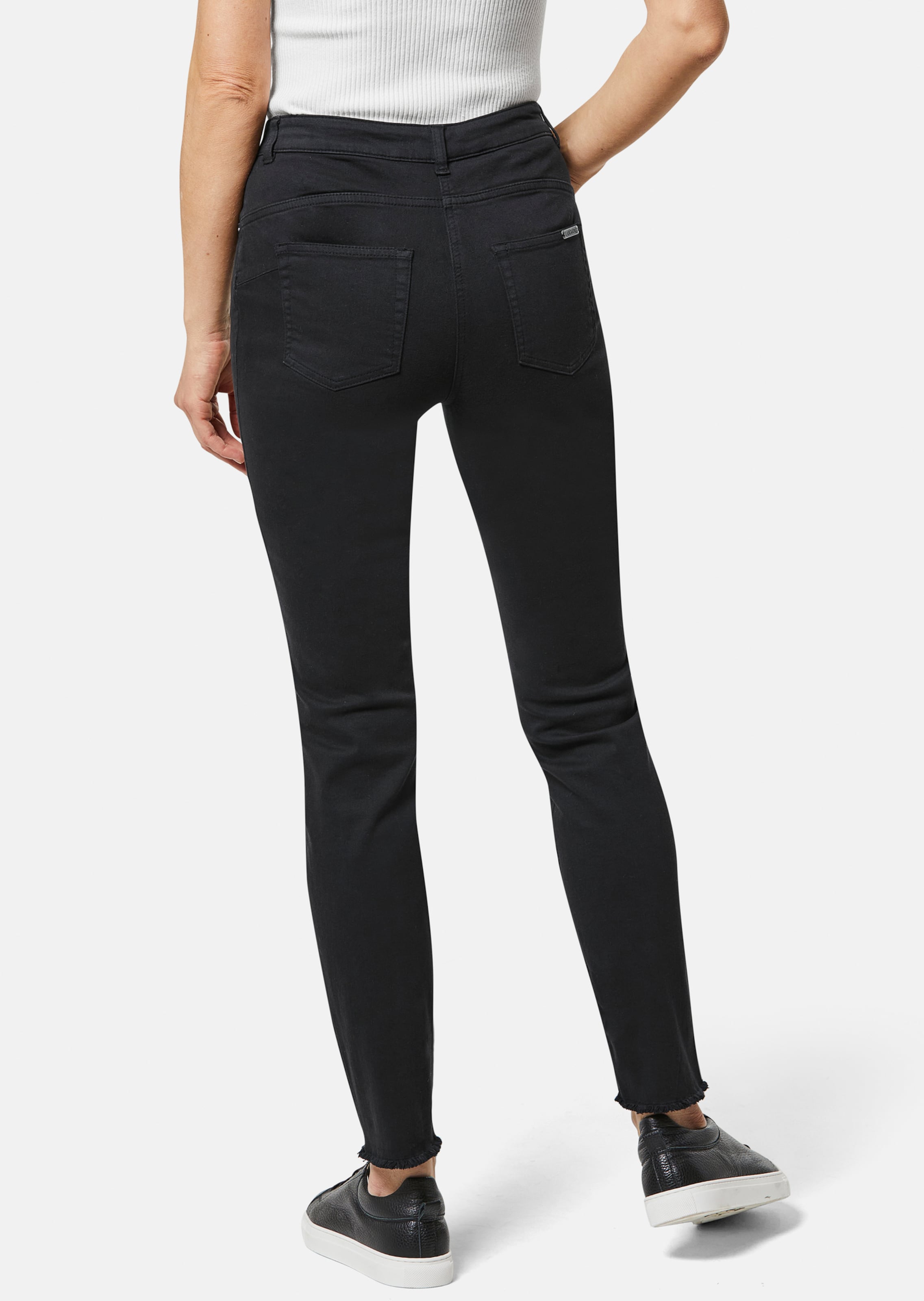 Jeans mit feinem Fransensaum thumbnail 4