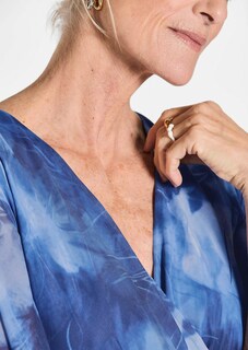 Robe en tissu filet thumbnail 5