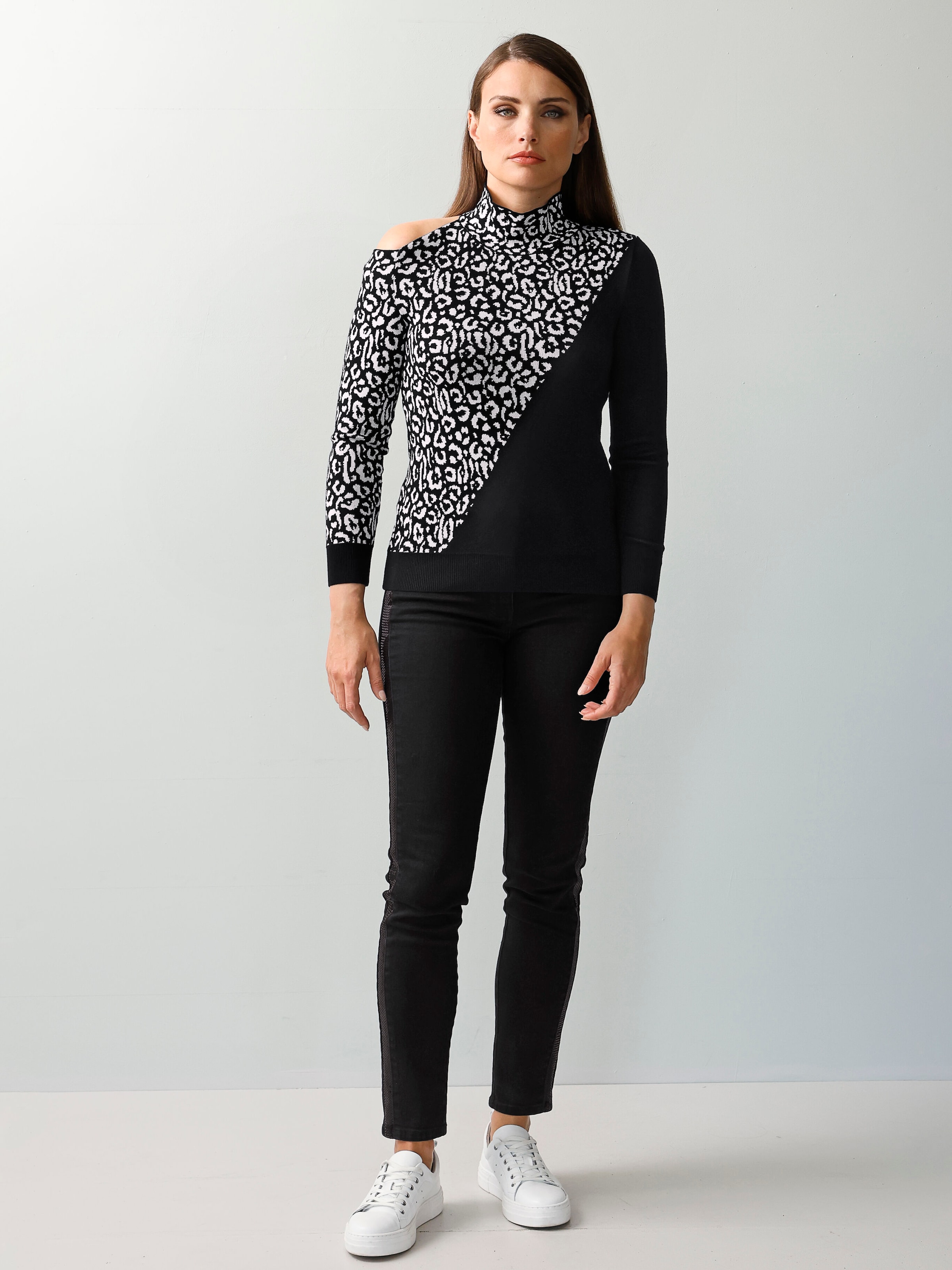 Pullover mit Cut-Out Detail
