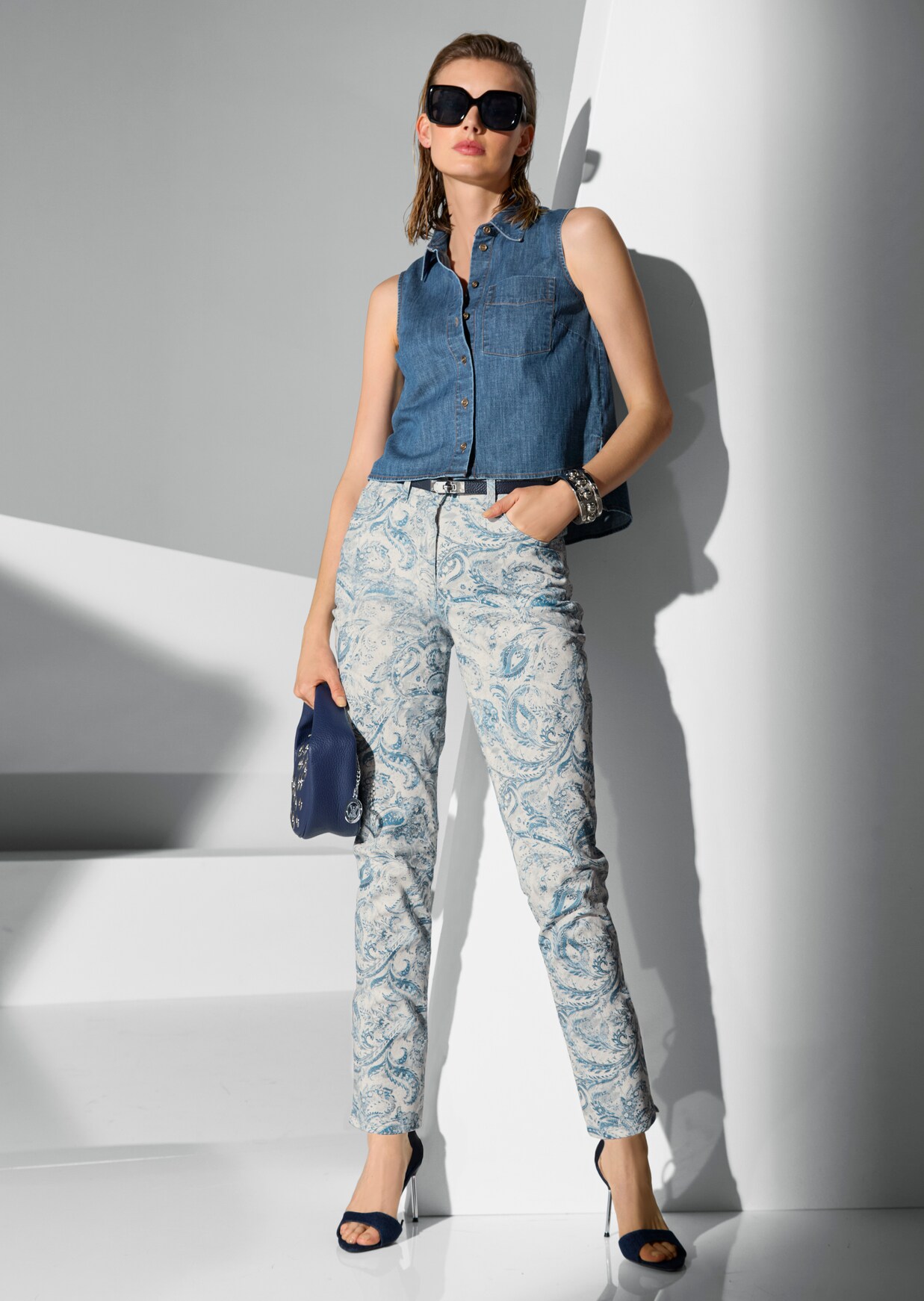 Denimhose mit Paisley-Print