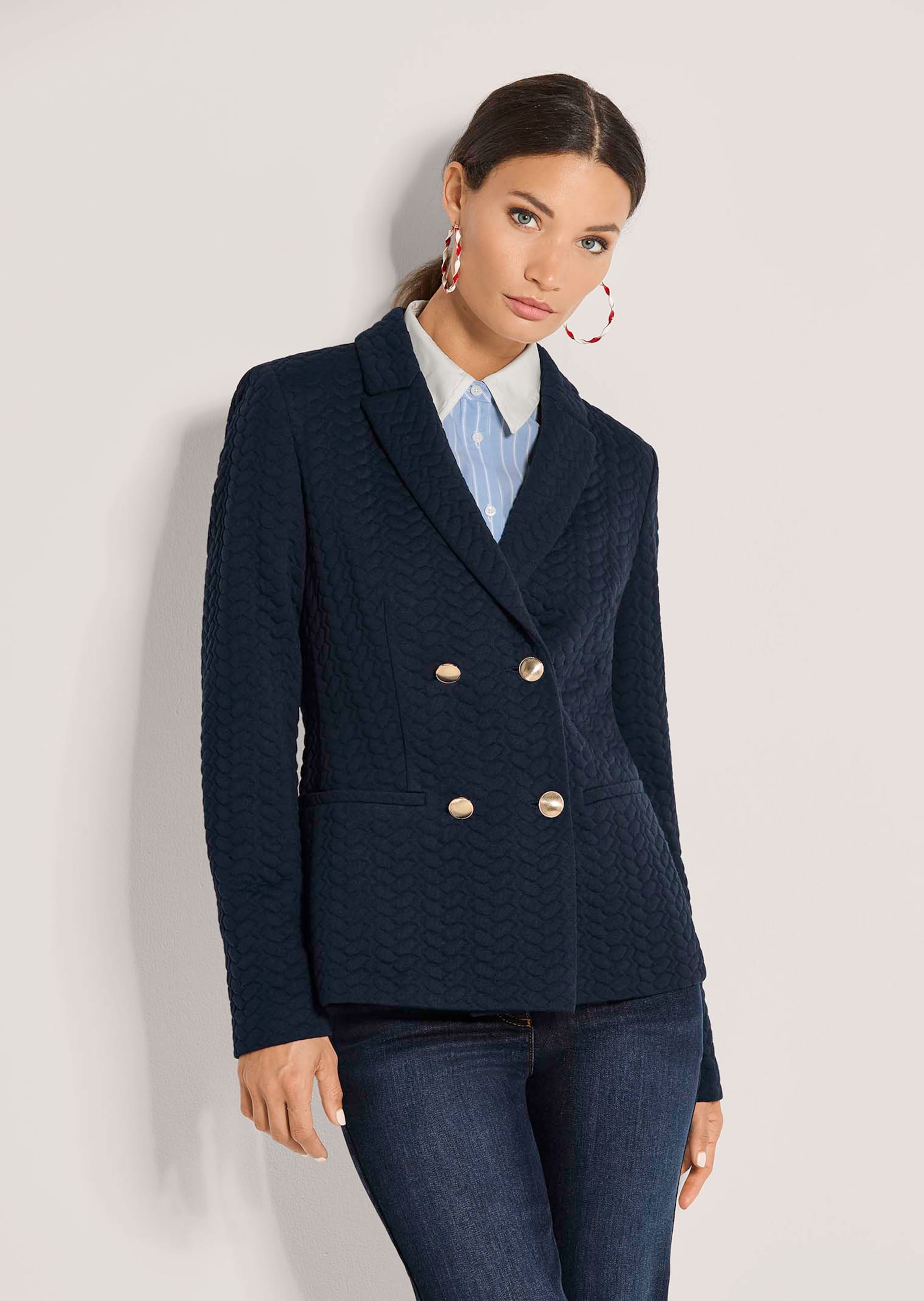 Double-breasted blazer in a nautical style