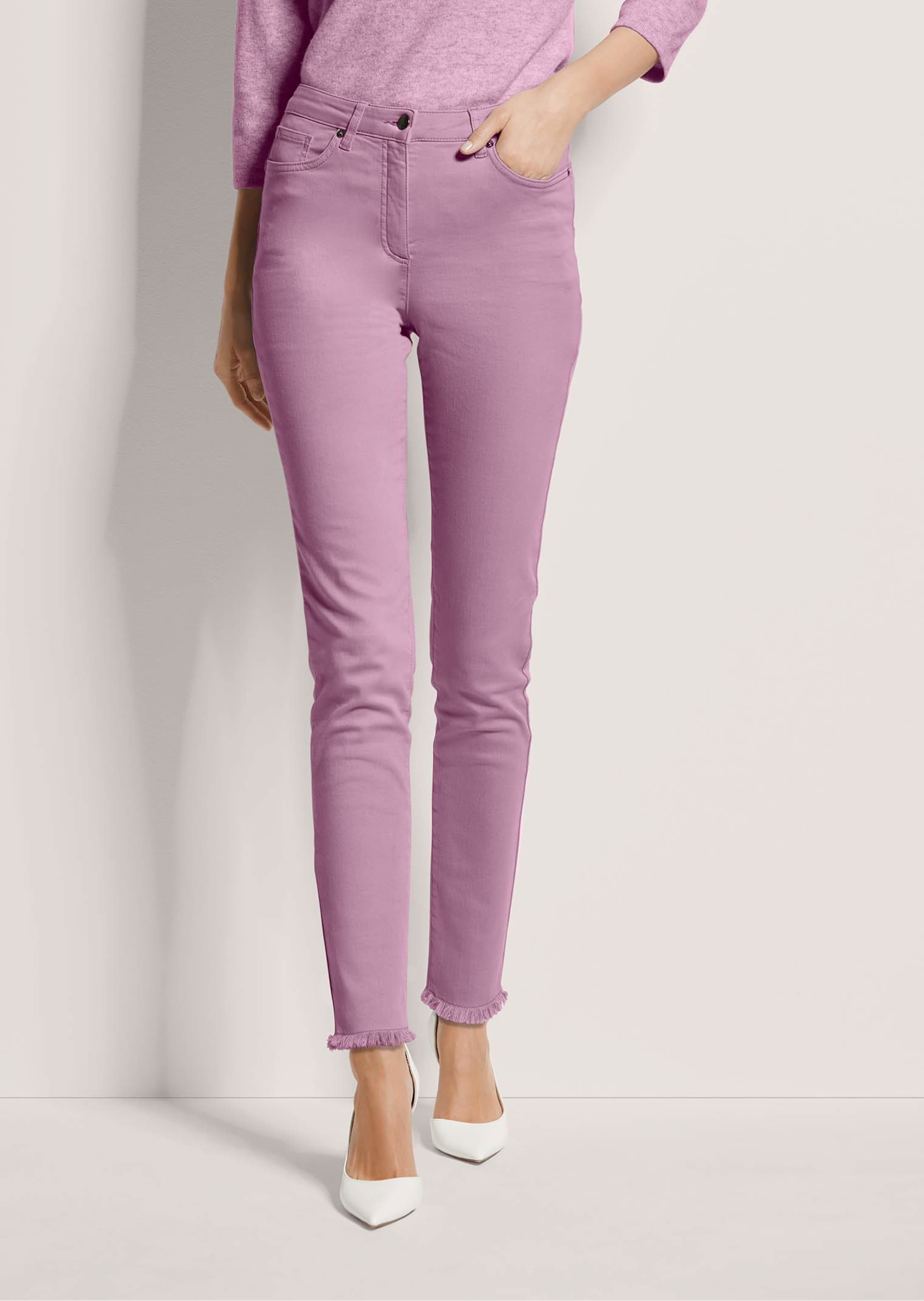 Jeans mit feinem Fransensaum