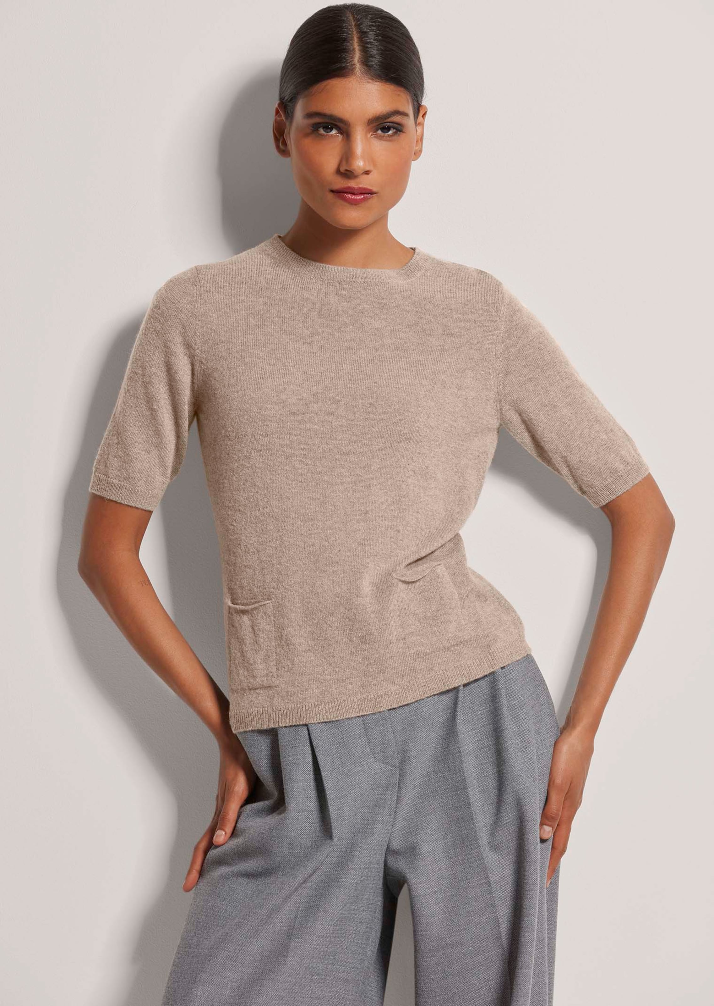 Jumper with short sleeves