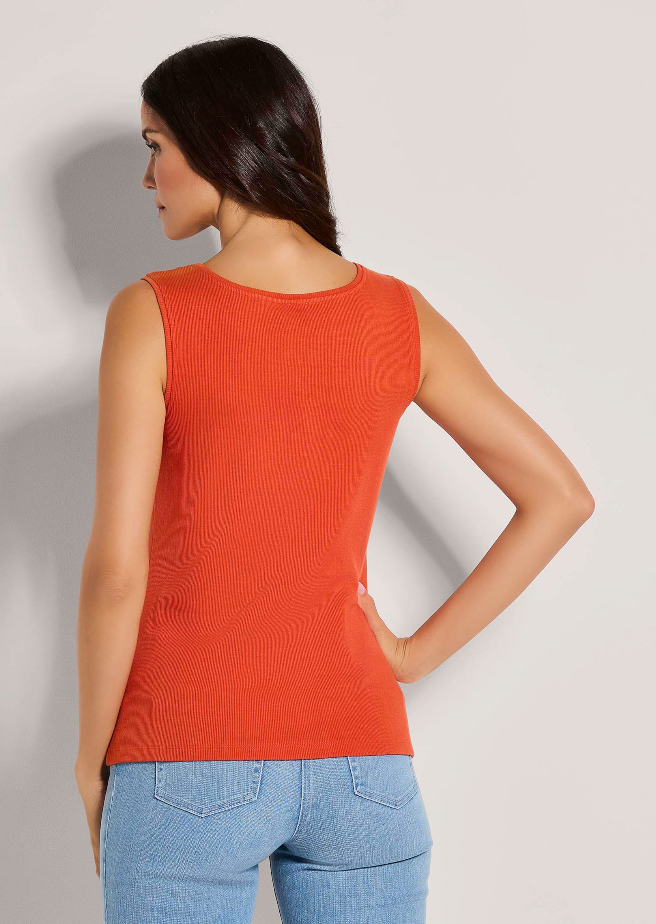 Sleeveless ribbed vest to thumbnail 4