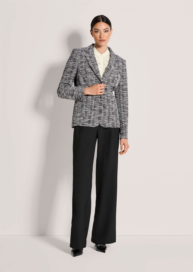 Blazer with metallic yarn