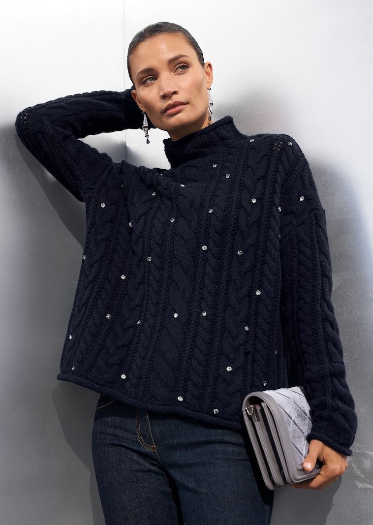 Pullover met opstaande kraag en strassteentjes