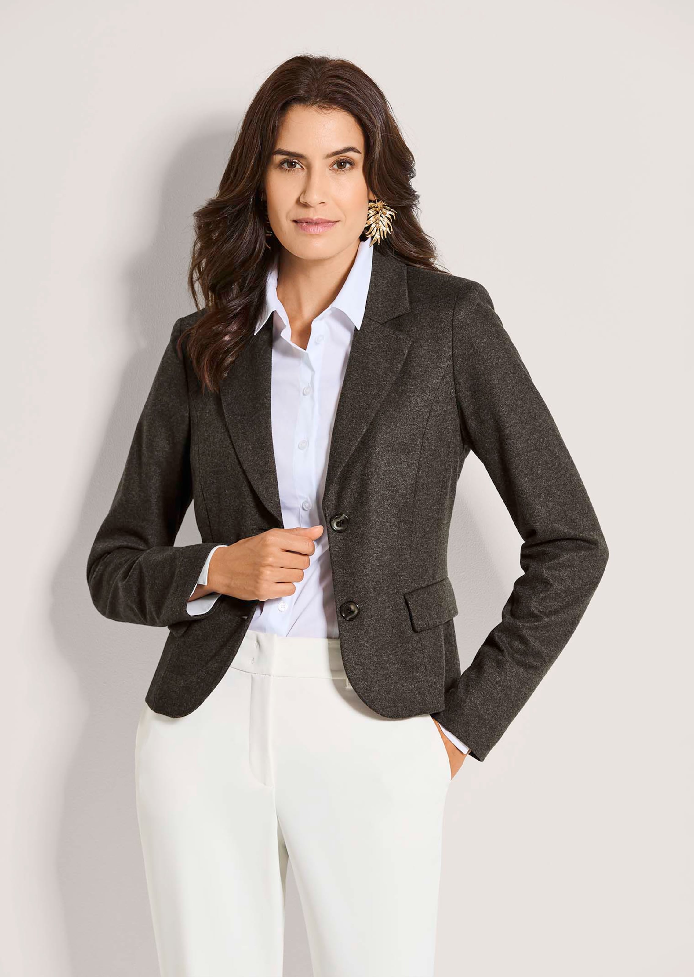 Tijdloze korte blazer met soft-touch afwerking