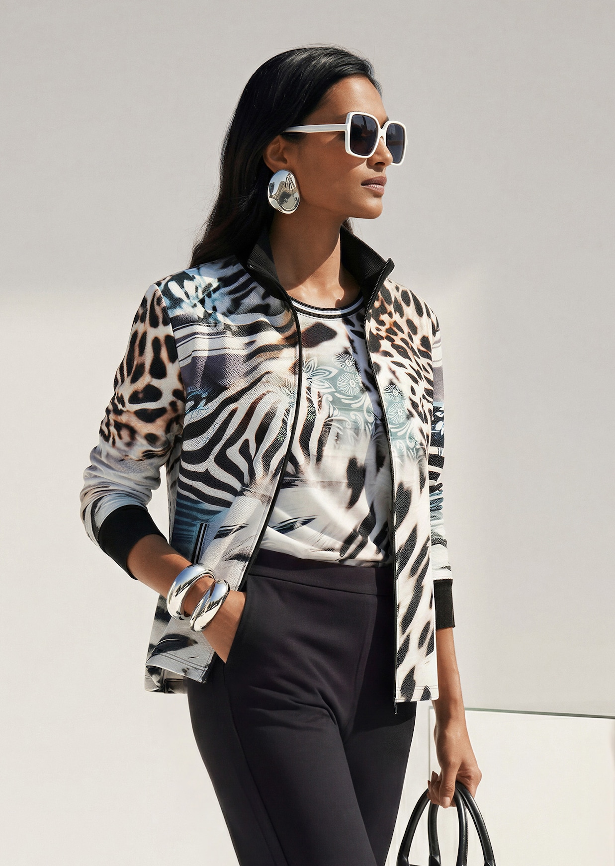 Sweat-Jacke mit Stehkragen und Animal-Print