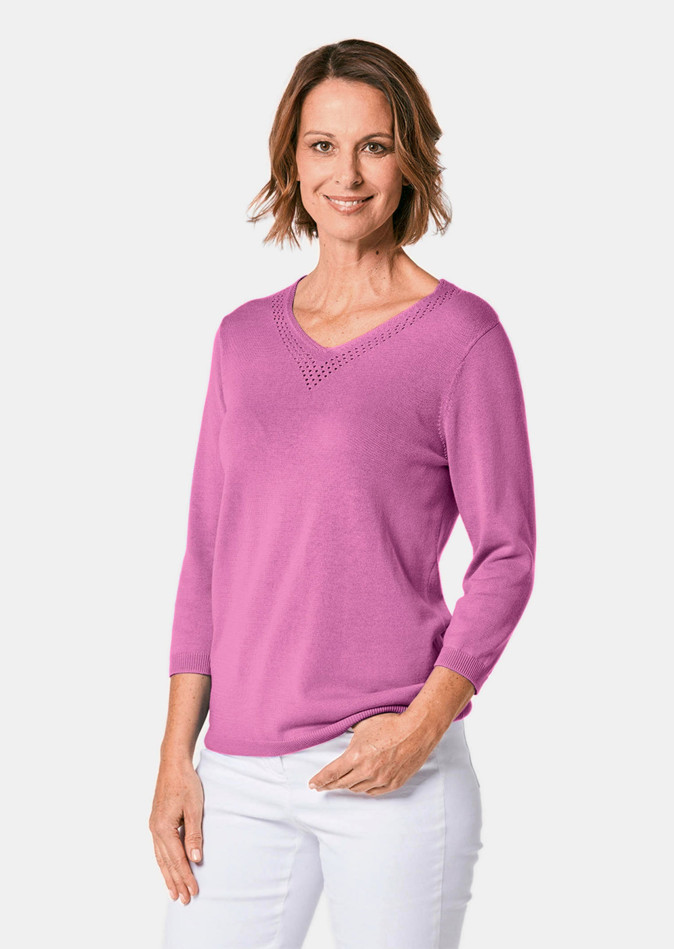 Ongecompliceerde pullover met een V-hals