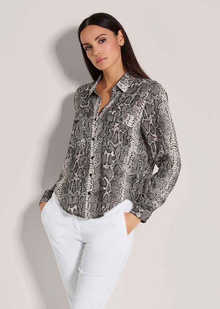 Lange Hemdbluse mit Unikat-Print