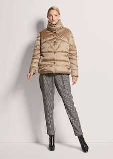 Wattierte Steppjacke mit Stehkragen thumbnail 3