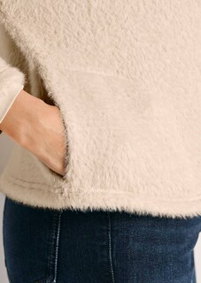 Veste courte en fausse fourrure tendance thumbnail 6
