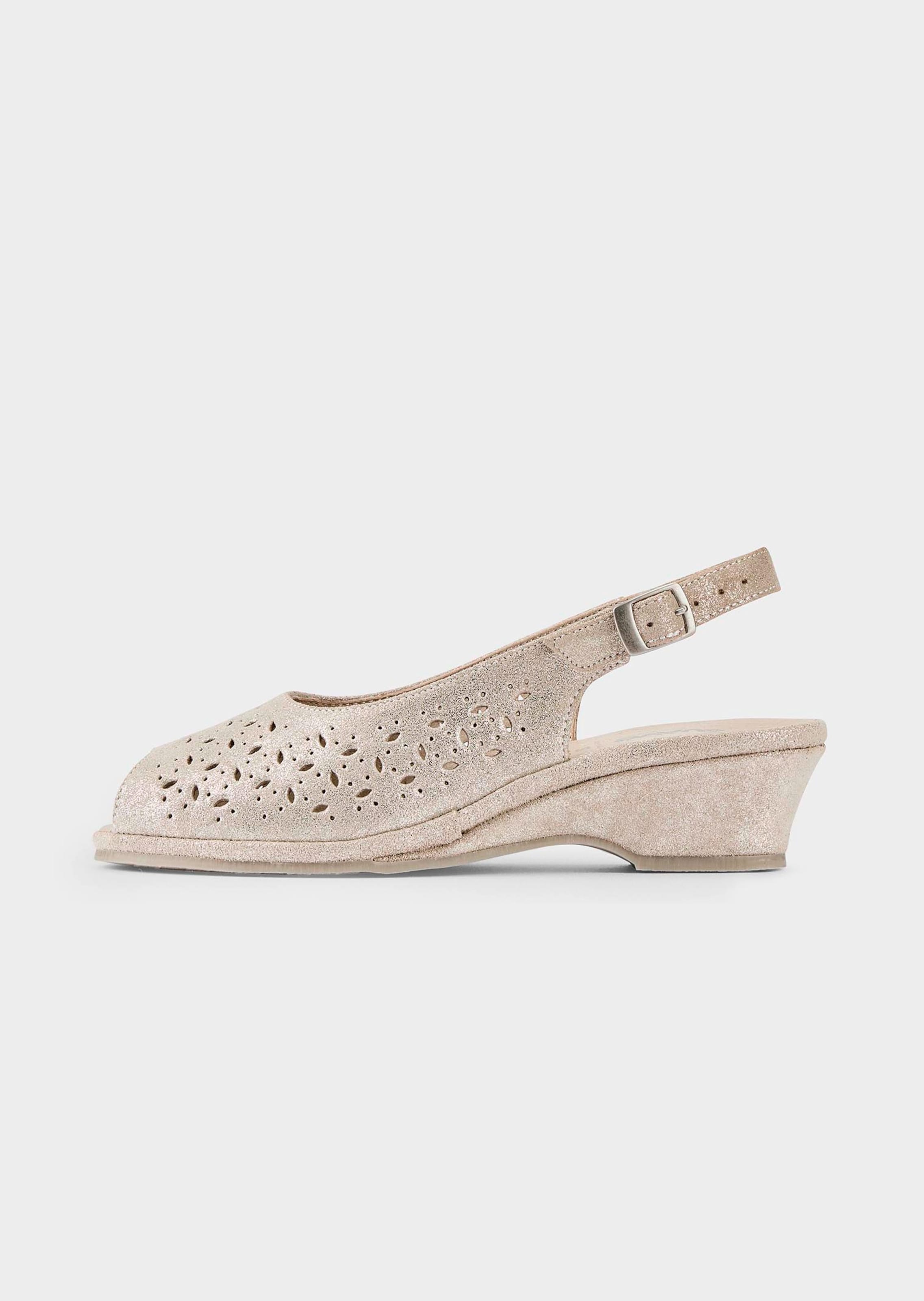 Sandalen aus perforiertem Leder