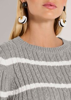 Strickpullover mit Zopfmuster thumbnail 6