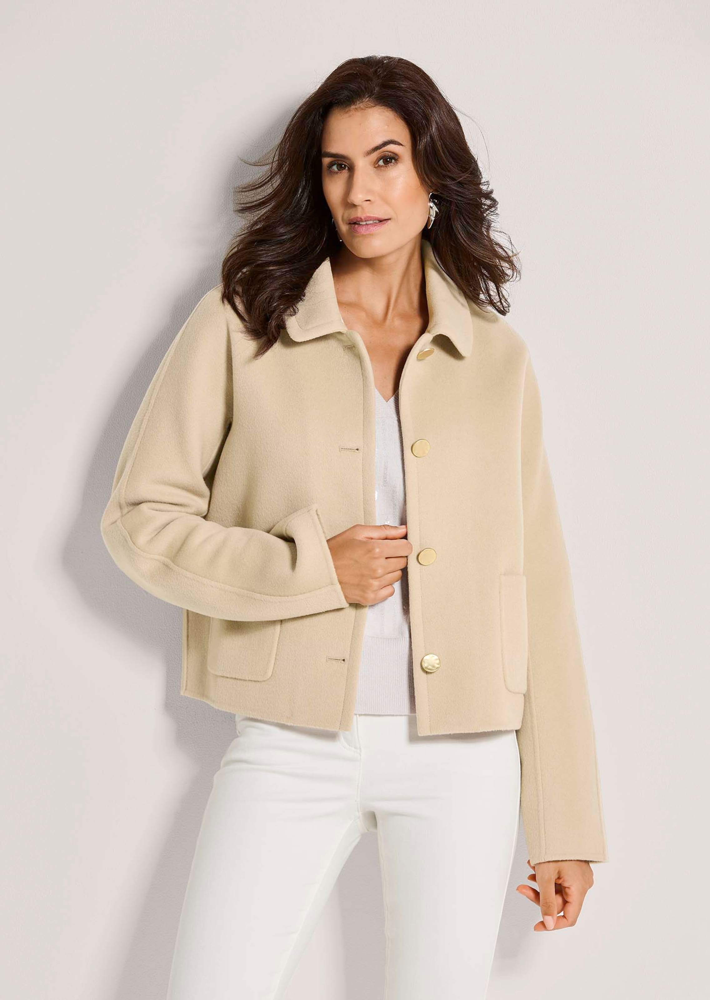 Veste en laine double face avec boutons dorés