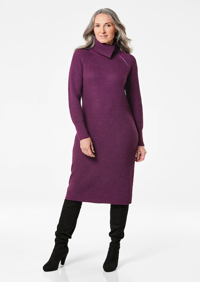 Robe en tricot avec col asymétrique