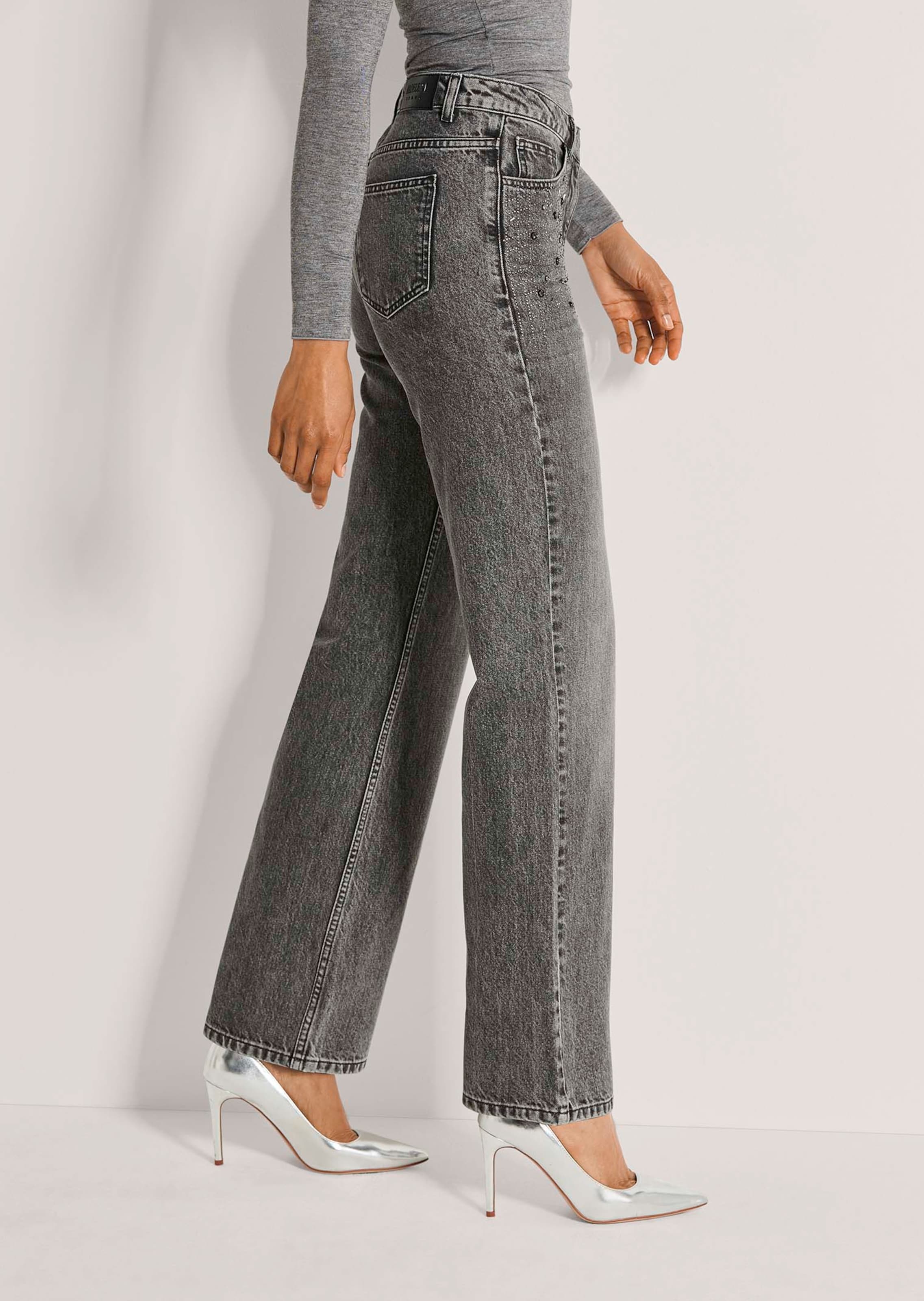 Jeans met rechte pijpen en stras elementen thumbnail 5
